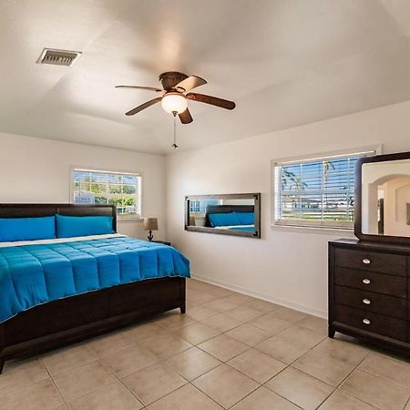 New! Dock Canal Family Home W/Pool & Gulf Access! North Fort Myers Luaran gambar