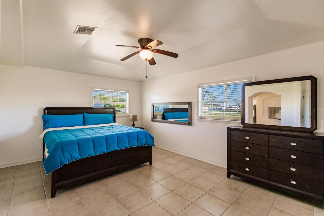 New! Dock Canal Family Home W/Pool & Gulf Access! North Fort Myers Luaran gambar